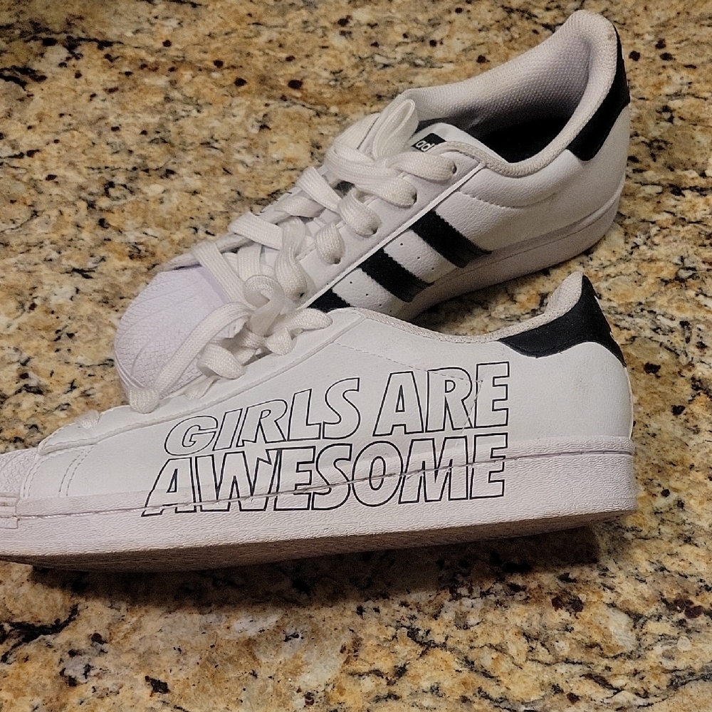Adidas Ladies Shoes White/Black " Girls are awesome" Edition Size 5.5 EXCELLENT